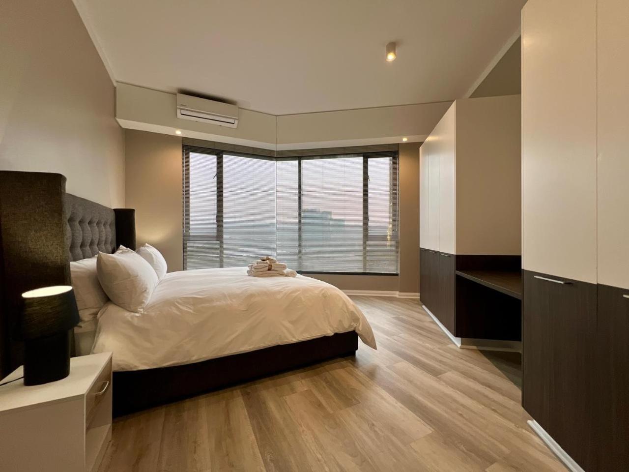 Furnished In The Heart Of Menlyn Maine 1209