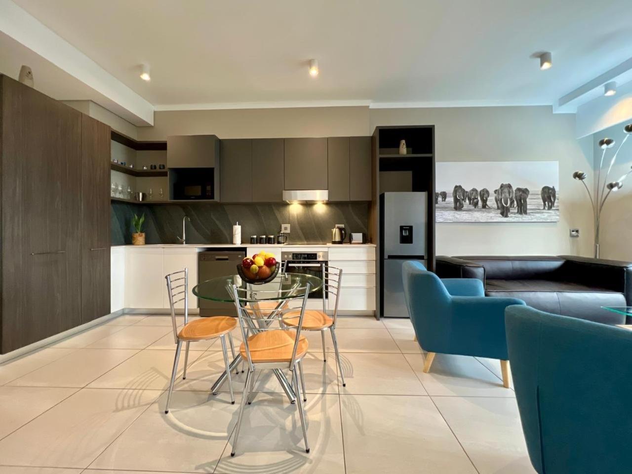 Furnished In The Heart Of Menlyn Maine 1209