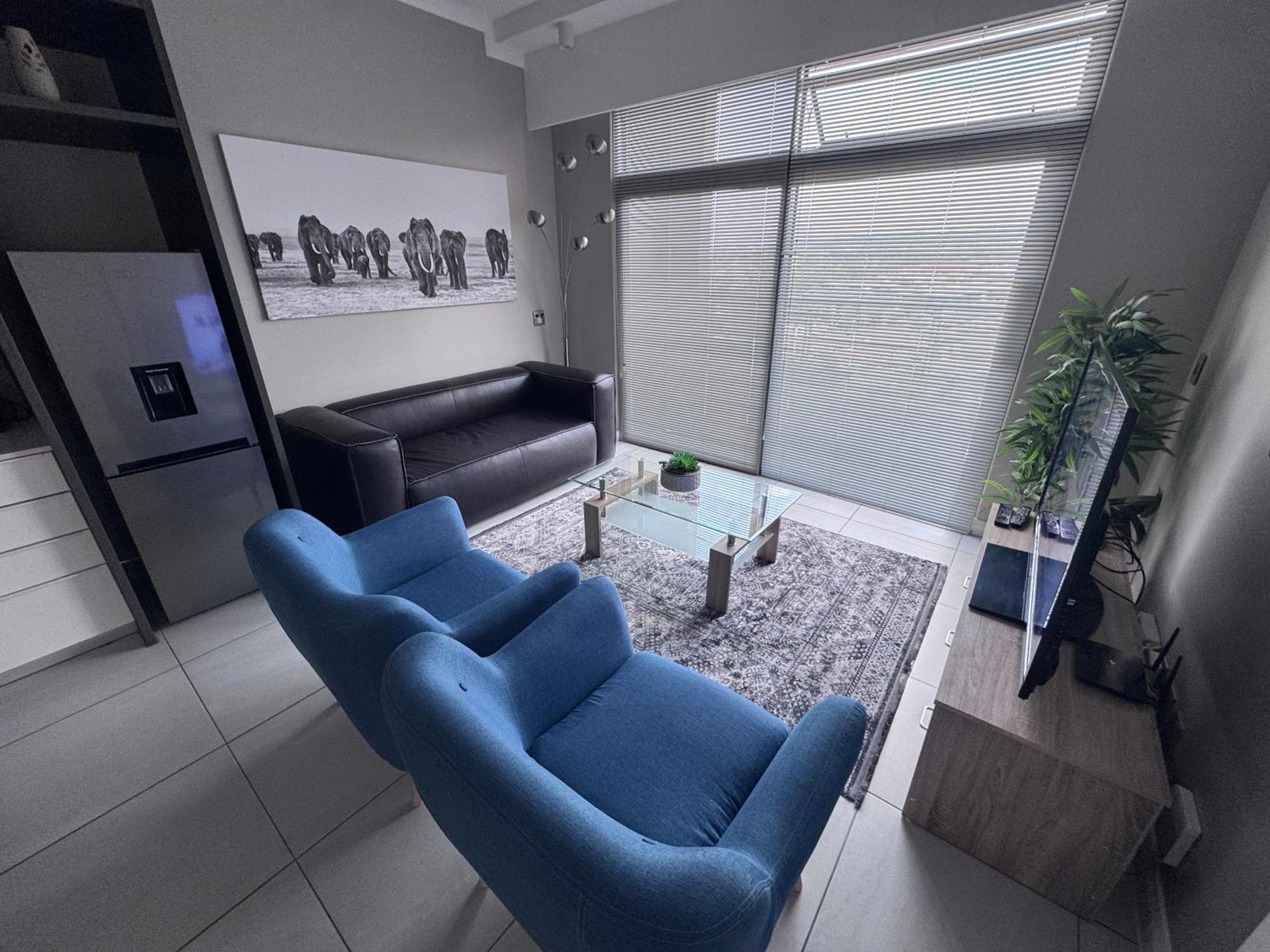 Furnished In The Heart Of Menlyn Maine 1209 Apartment *